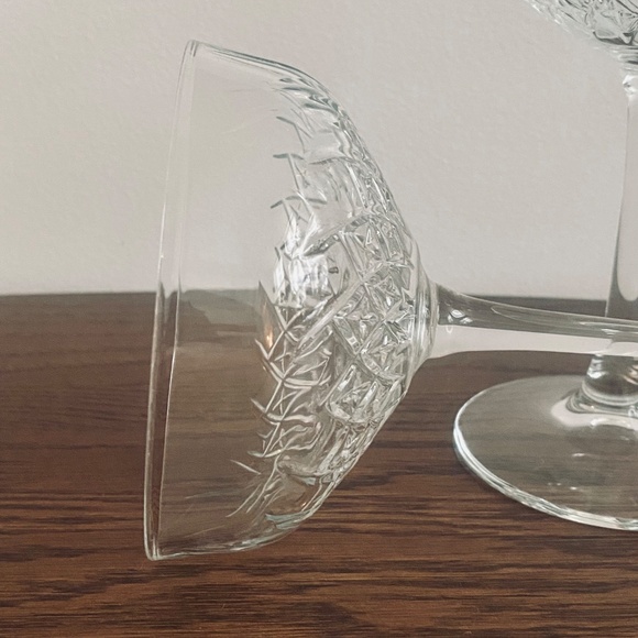 ❤️ Anthropologie Set of 2 Champagne Cocktail Glasses Glass Etched - Picture 6 of 7
